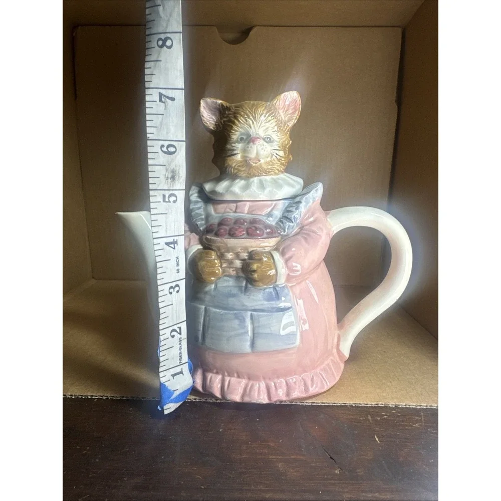 Vintage Hand Painted Mrs.‎ Whiskers Mother Cat Teapot